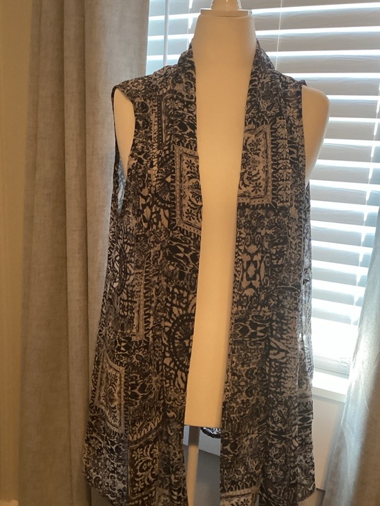 Susan Graver Other - Susan Graver Black and Cream Printed Open Front Drape Vest